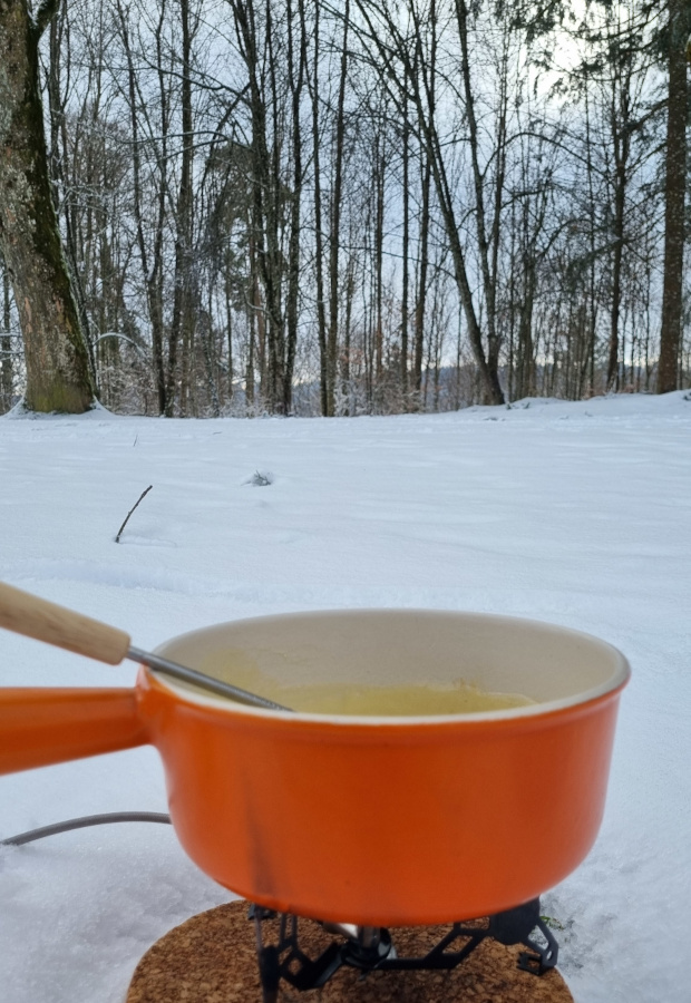 Fondue dans la neige - Yorick Brunet - Along the Ridge - Accompagnateur en montagne