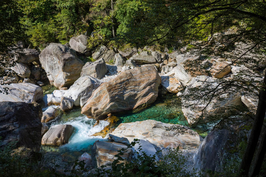 Val Verzasca - Yorick Brunet - Along the Ridge - Accompagnateur en montagne