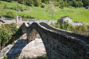 Val Verzasca - Yorick Brunet - Along the Ridge - Accompagnateur en montagne
