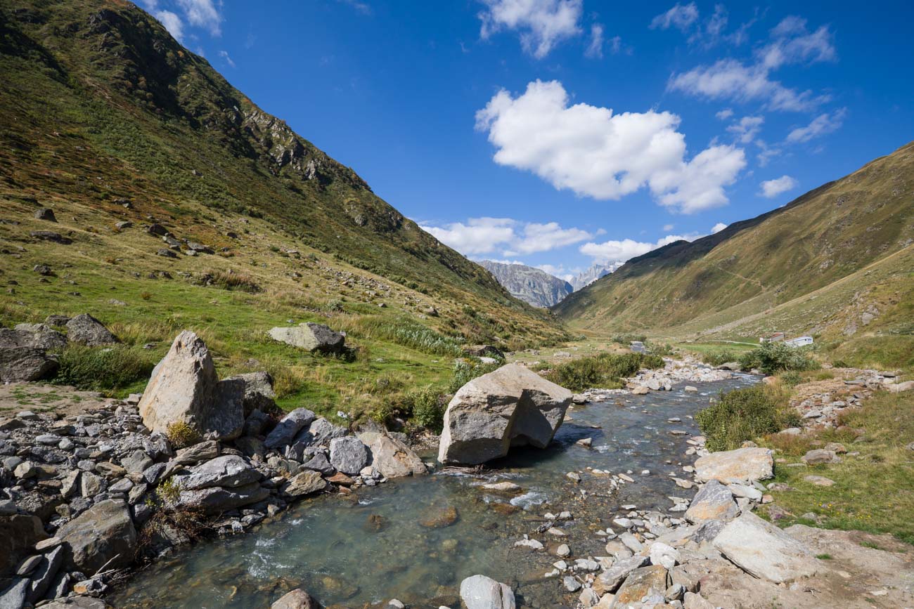 Rivière sauvage - Yorick Brunet - Along the Ridge - Accompagnateur en montagne